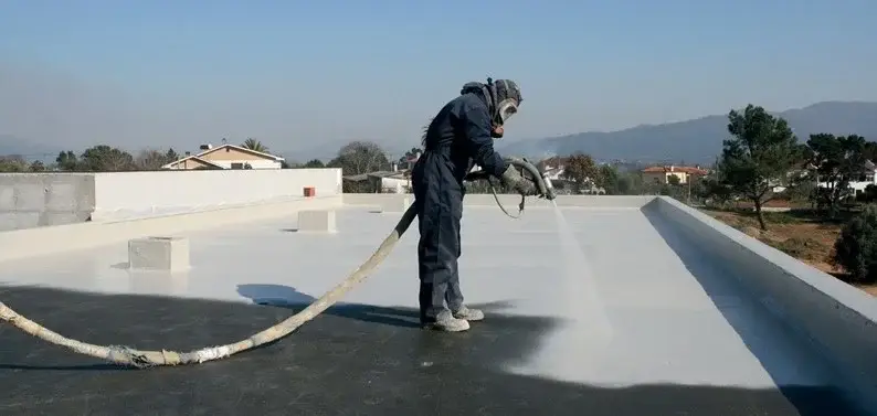 trabajando con poliurea