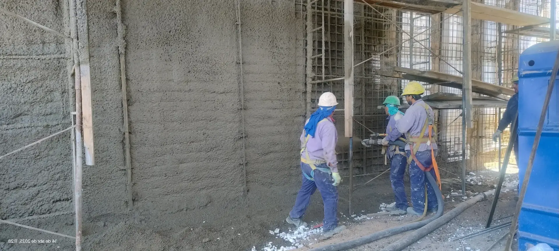 trabajando con poliurea